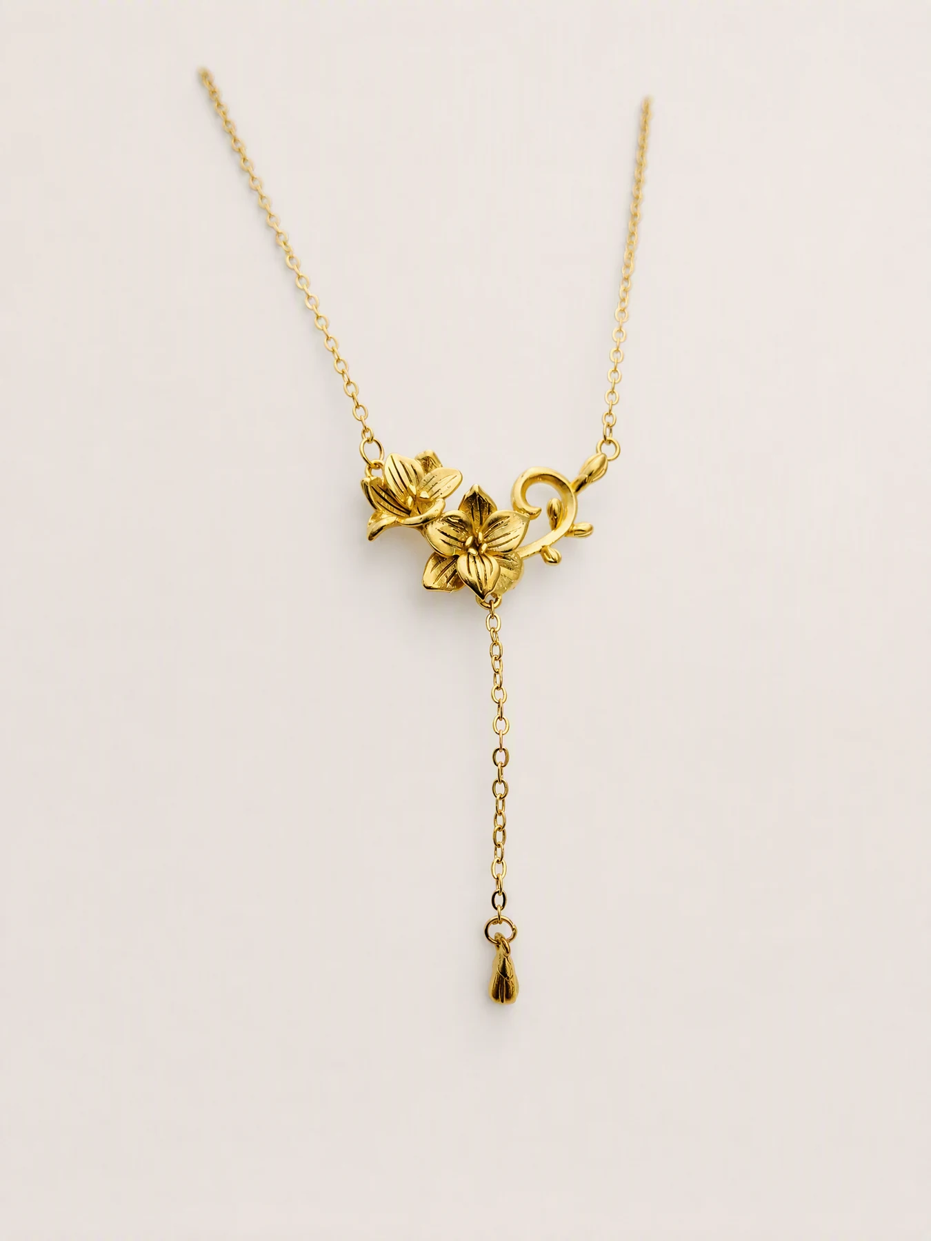 Floral gold-tone necklace from the eMarket247 necklaces category